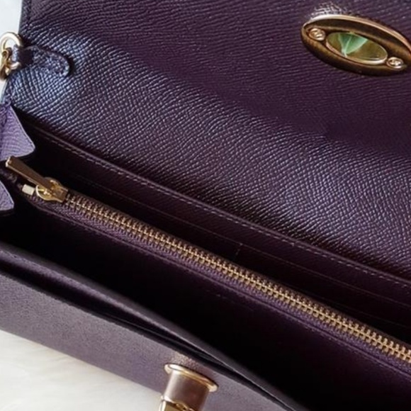 Coach F22828 Chain Crossbody Bag Raspberry NWT - Picture 3 of 8